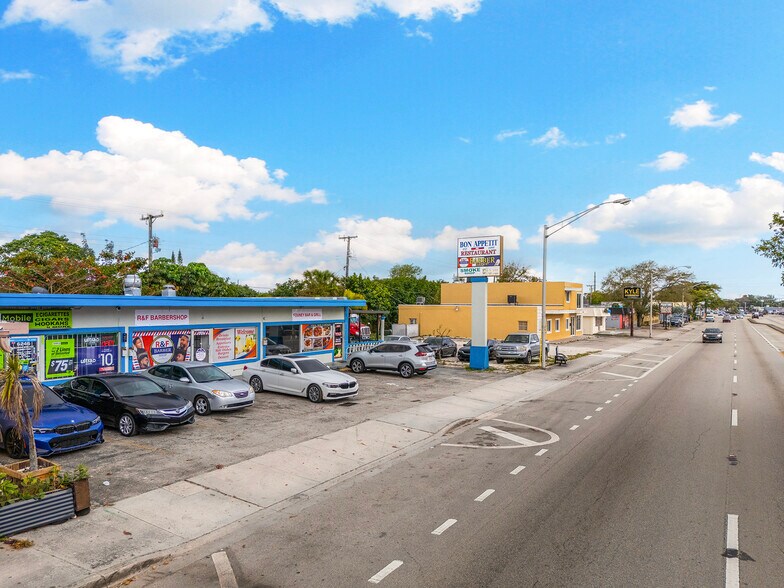More Photos Of 6246-6252 Pembroke Rd, Miramar Storefront For Sale
