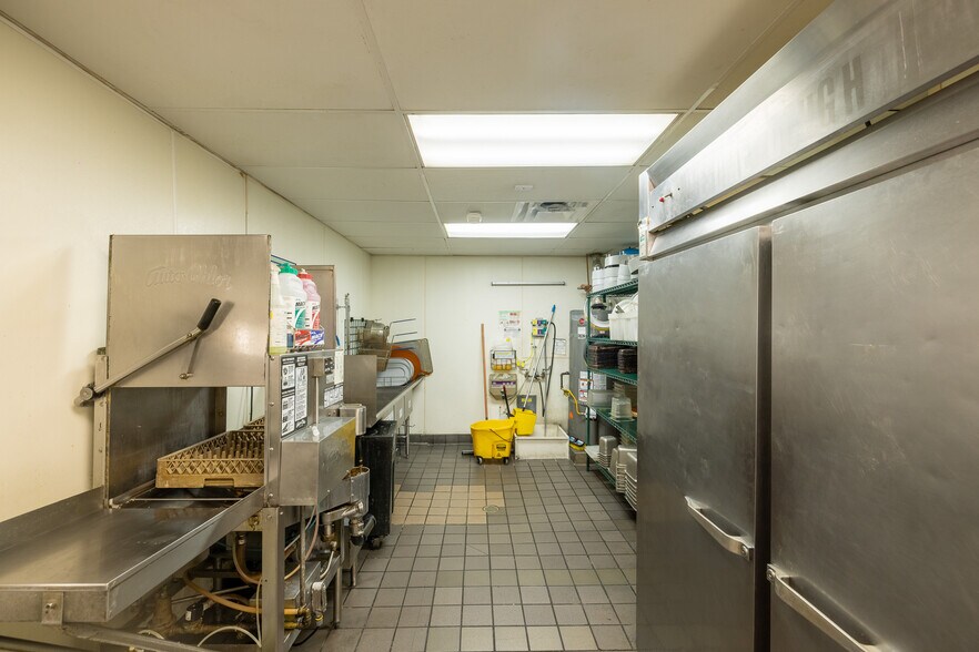 More Photos Of 12203-12207 Hawthorne Blvd, Hawthorne Storefront For Sale