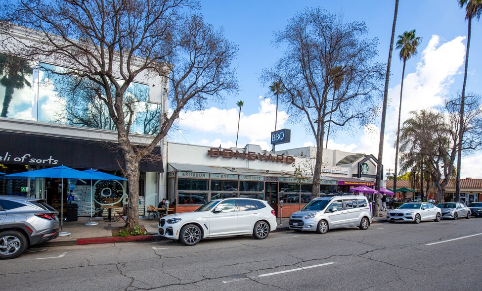 More Photos Of 13539 Ventura Blvd, Sherman Oaks Freestanding For Lease