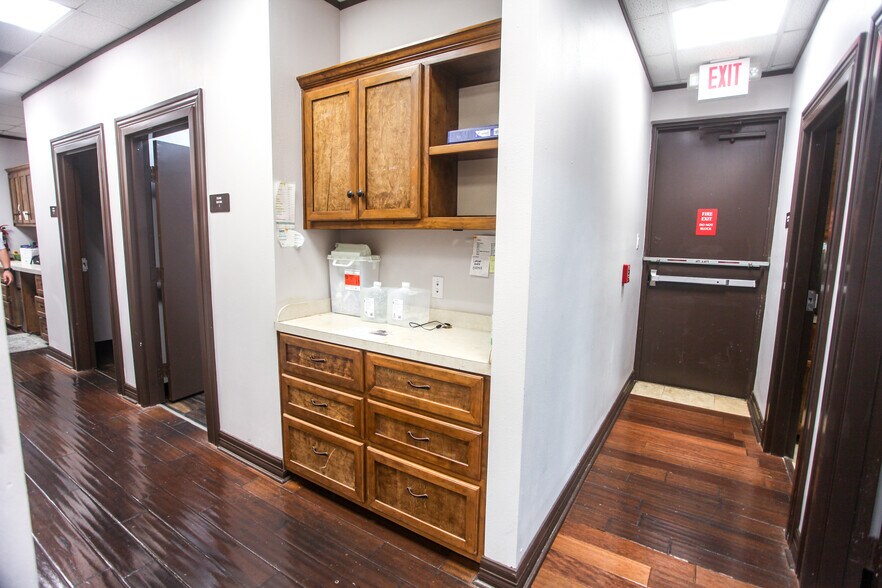 More Photos Of 19740 Interstate 45, Spring Healthcare For Lease