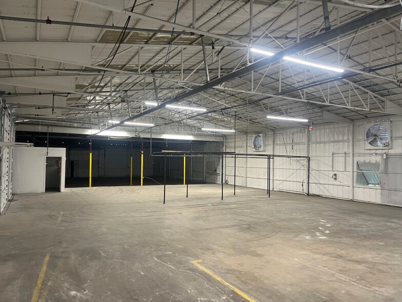 More Photos Of 4809 Century Dr, Forest Hill Warehouse For Sale