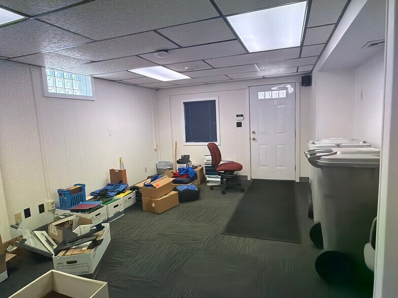 More Photos Of 610 Hamlin Hwy, Lake Ariel Office For Sale