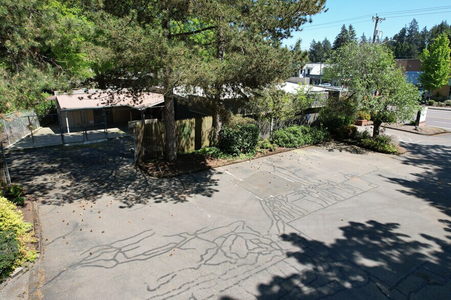 More Photos Of 17131 Boones Ferry Rd, Lake Oswego Flex For Lease