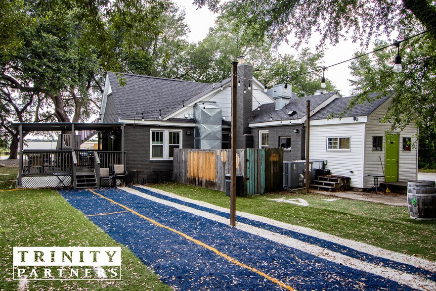 More Photos Of 117 Spears Creek Church Rd, Elgin General Retail For Sale