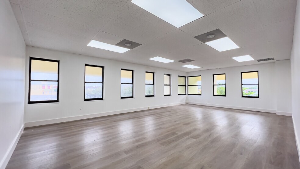 More Photos Of 4200 NW 16th St, Lauderhill Loft Creative Space For Lease