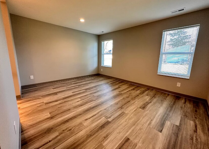 More Photos Of 17121 E Boone Ave, Spokane Valley Multifamily For Sale