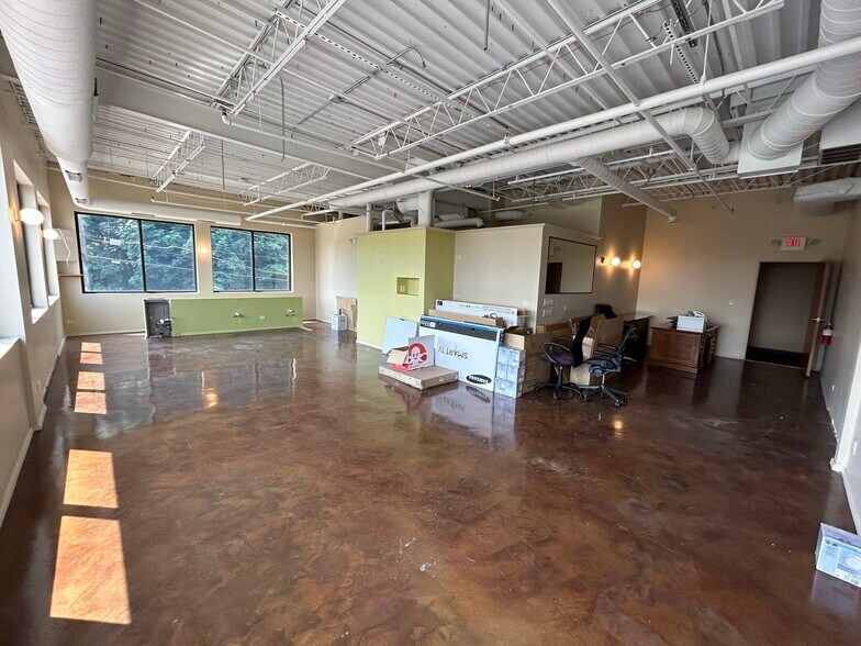 More Photos Of 5901 Dempster St, Morton Grove Office For Sale