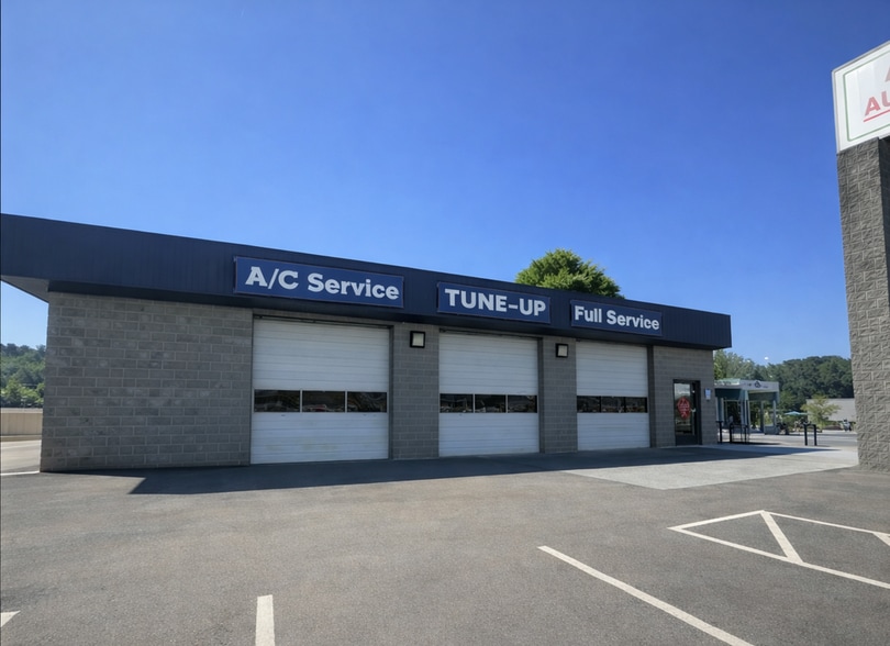 Primary Photo Of 9504 Highway 92 Walk, Woodstock Auto Repair For Lease