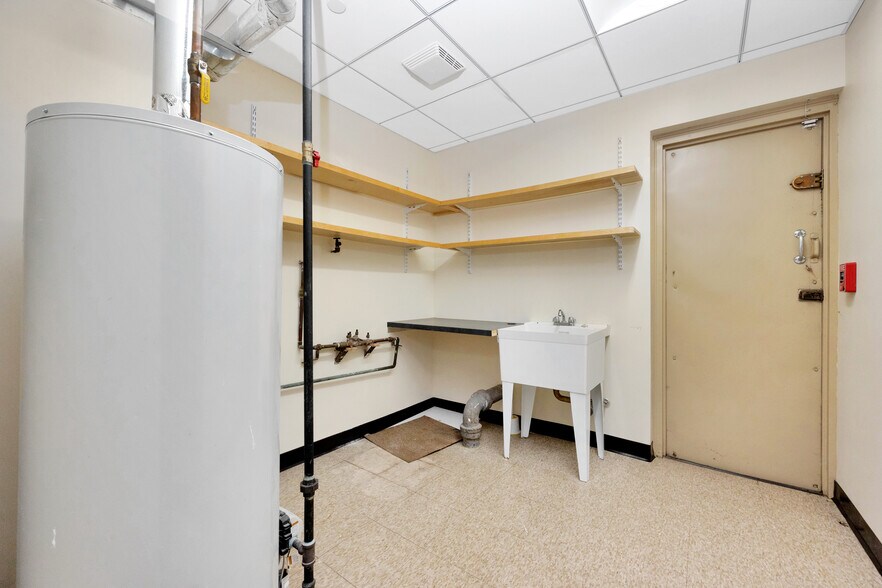 More Photos Of 169 Liberty Ave, Mineola Office For Sale