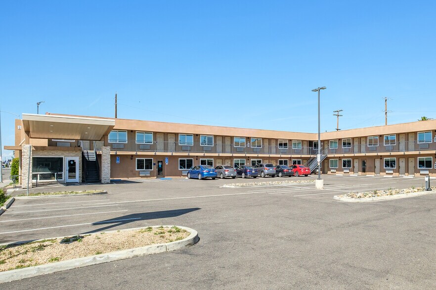 More Photos Of 6090 N Blackstone Ave, Fresno Hotel For Sale