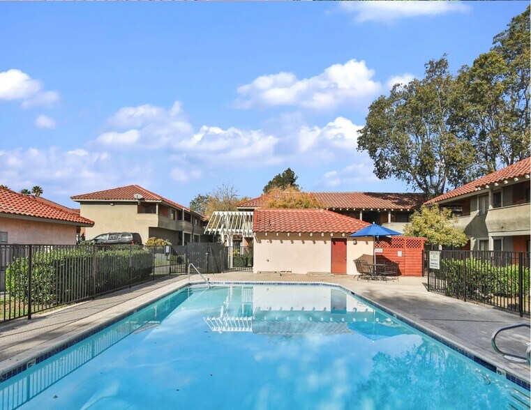 More Photos Of 1531 W Rialto Ave, Fontana Apartments For Sale