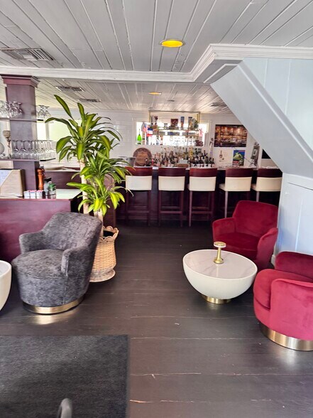 More Photos Of 146 4th Ave N, Safety Harbor Restaurant For Sale