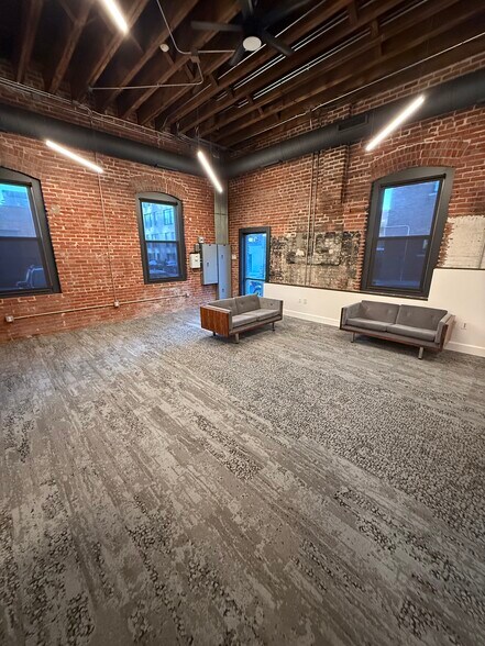 More Photos Of 214 W 21st St, Kansas City Loft Creative Space For Sale
