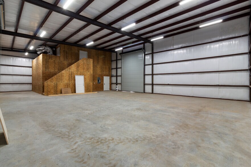More Photos Of Millican-Cutt Off rd, Navasota Warehouse For Lease