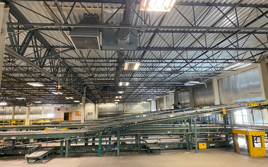 More Photos Of 2253 Air Park Rd, Rhinelander Distribution For Sale