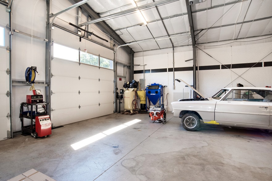 More Photos Of 2222 Mustang Dr, Silt Industrial For Lease