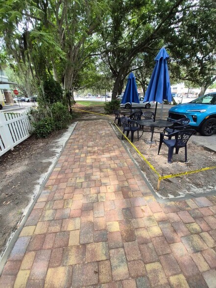 More Photos Of 3407 Lithia Pinecrest Rd, Valrico Storefront Retail Office For Sale