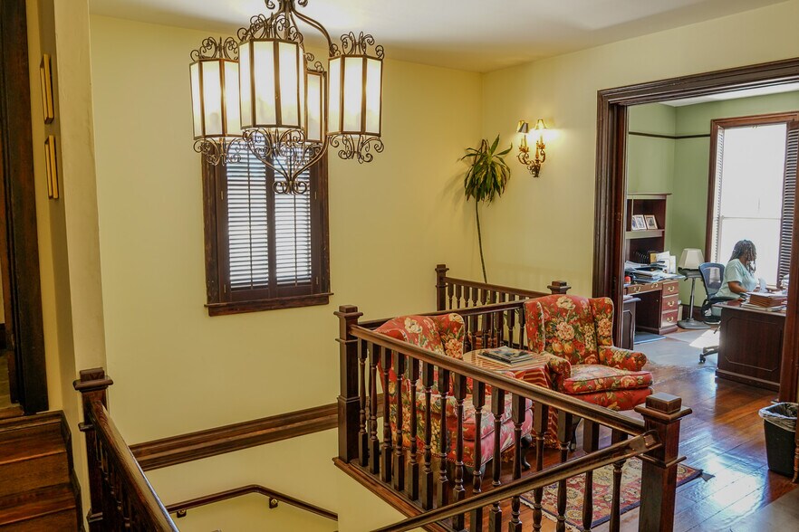 More Photos Of 26 Plaza Sq, Orange General Retail For Sale