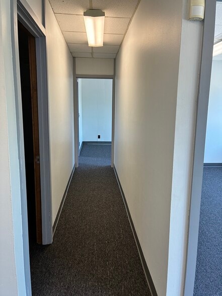 More Photos Of 4011 W Capitol Dr, Milwaukee Office For Lease