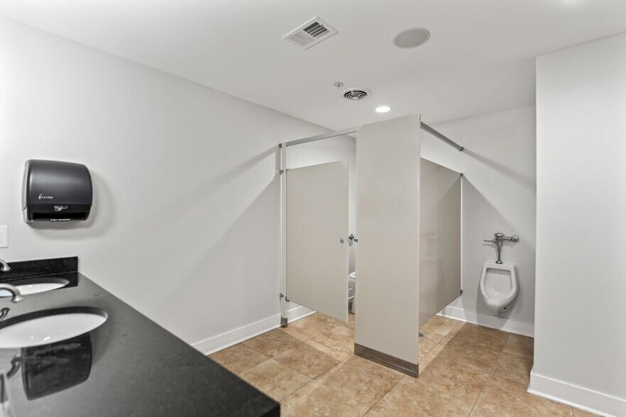 More Photos Of 2519-2535 Data Dr, Louisville Flex For Sale