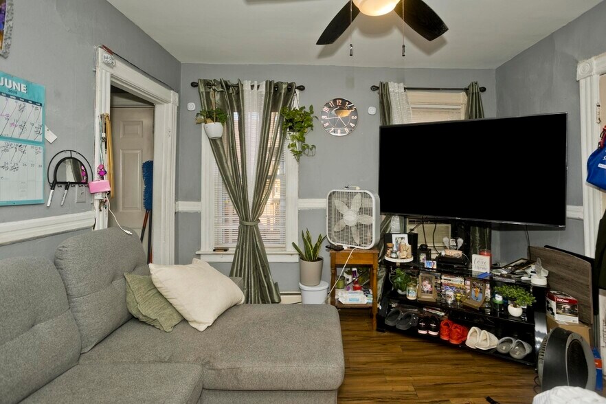 More Photos Of 95 School St, Chicopee Apartments For Sale