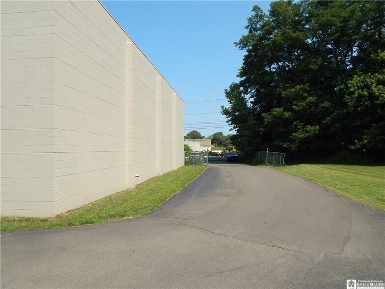 More Photos Of 355 Central Ave, Fredonia Storefront Retail Office For Lease