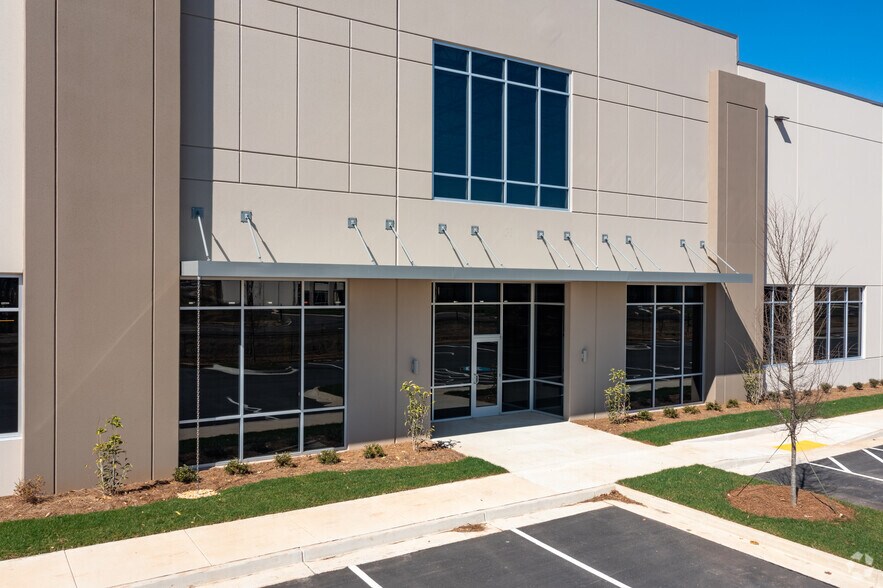 More Photos Of 100 Friendship Rd, Buford Unknown For Lease