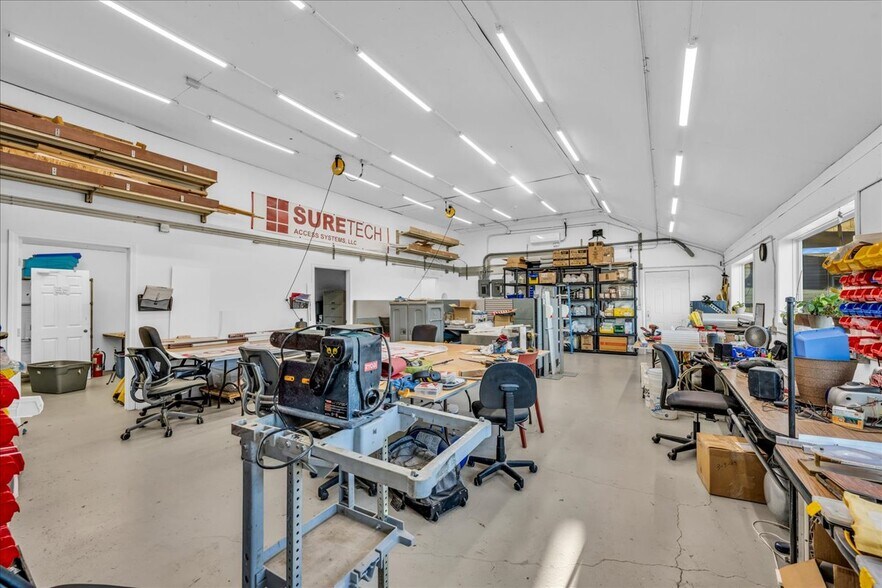 More Photos Of 357 W Main St, Searsport Freestanding For Sale