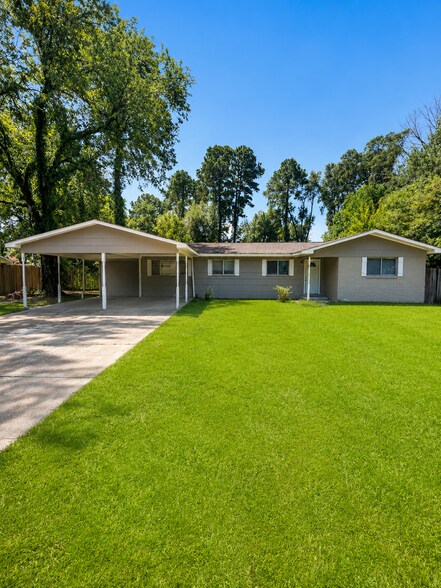 More Photos Of 260 S Canton Club Cir, Jackson Multifamily For Sale