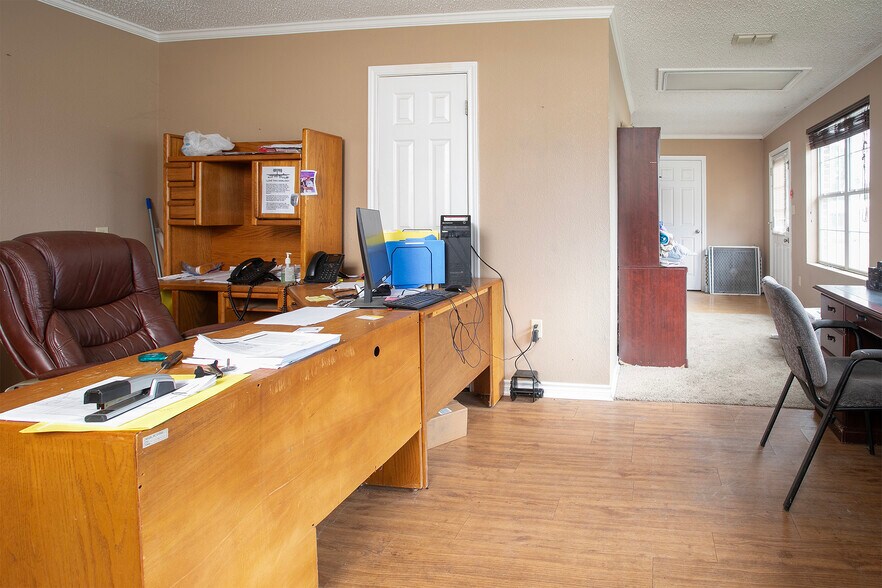 More Photos Of 10991 TX-135, Troup Warehouse For Sale