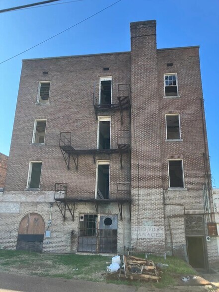 More Photos Of 115 S Main St, Yazoo City Hotel For Sale
