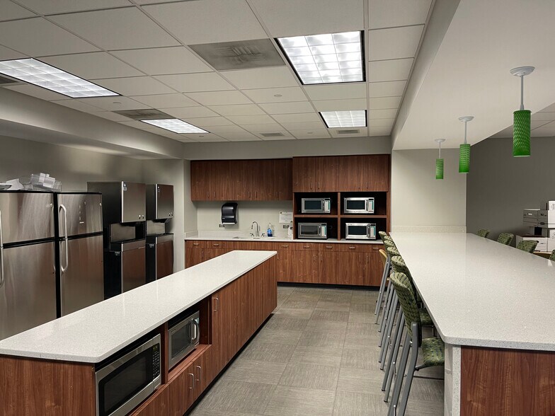 More Photos Of 2600 Corporate Dr, Birmingham Office For Lease