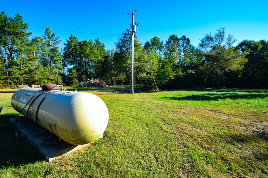 More Photos Of 401 State Highway 156, Pointblank Restaurant For Sale