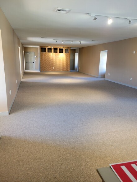 More Photos Of 342 E Main St, Leola Office For Lease