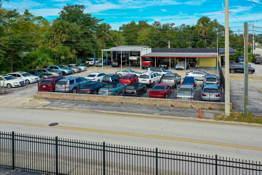 More Photos Of 82 N Yonge St, Ormond Beach General Retail For Sale
