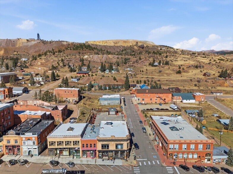 More Photos Of 301 Victor Ave, Victor Hotel For Sale