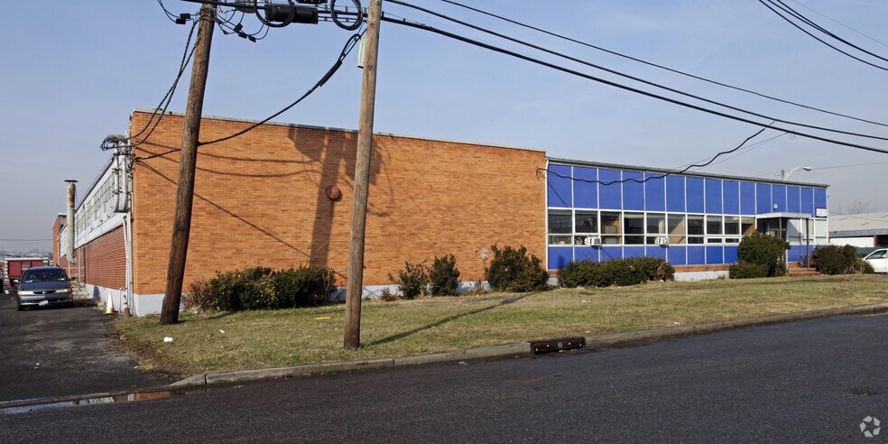 Primary Photo Of 610 Commercial Ave, Carlstadt Manufacturing For Lease