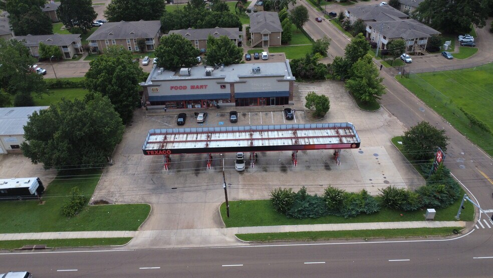 More Photos Of 5300 N State St, Jackson Service Station For Lease