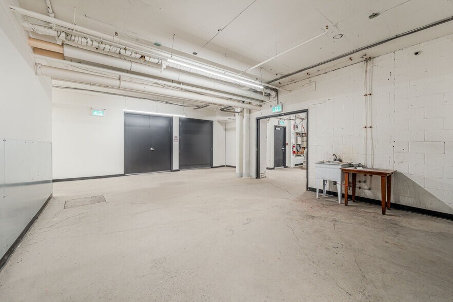 More Photos Of 3333 Boul Crémazie E, Montréal Loft Creative Space For Lease