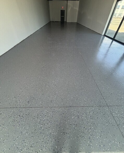 More Photos Of 901 E Harwood Rd, Euless Storefront Retail Office For Lease