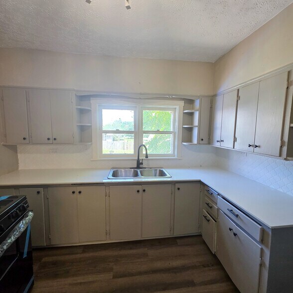 More Photos Of 318 Harding St, Danville Apartments For Sale