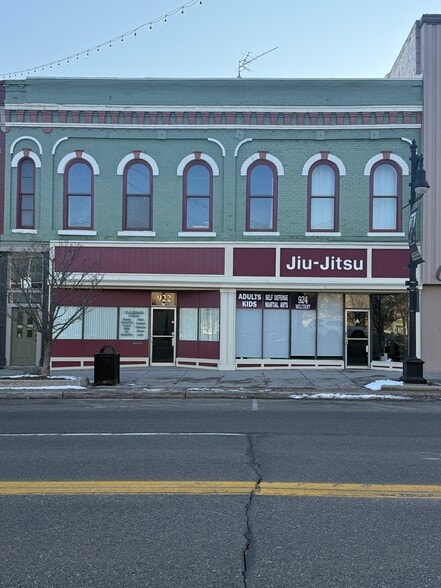 More Photos Of 922-924 Military St, Port Huron Storefront Retail Office For Sale