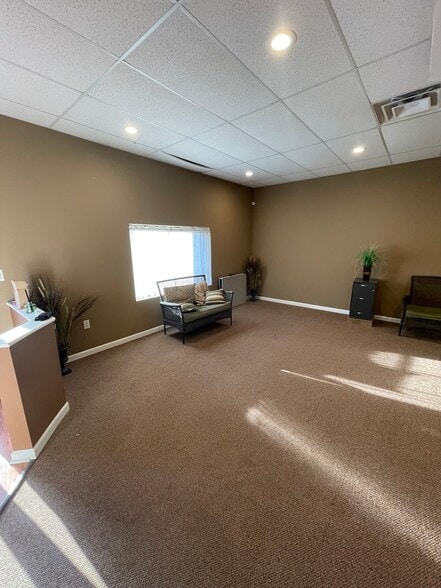 More Photos Of 27 Gary St, Carnegie Light Distribution For Lease