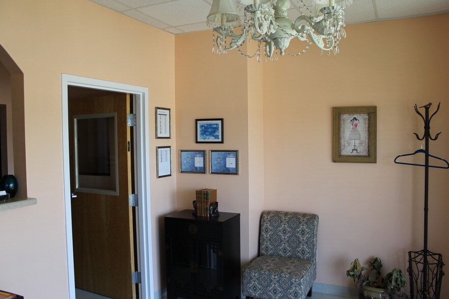 More Photos Of 1700 Boxwood Pl, Columbus Office For Lease