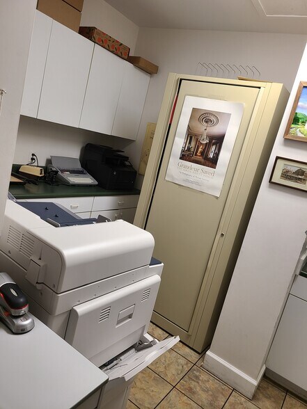 More Photos Of 52 New Orleans Rd, Hilton Head Island Office For Sale