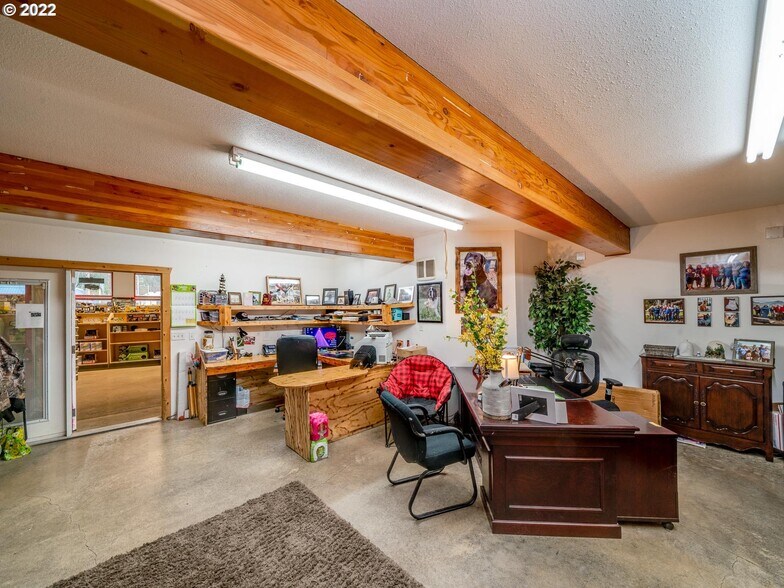 More Photos Of 4190 Highway 101 N, Tillamook Warehouse For Sale