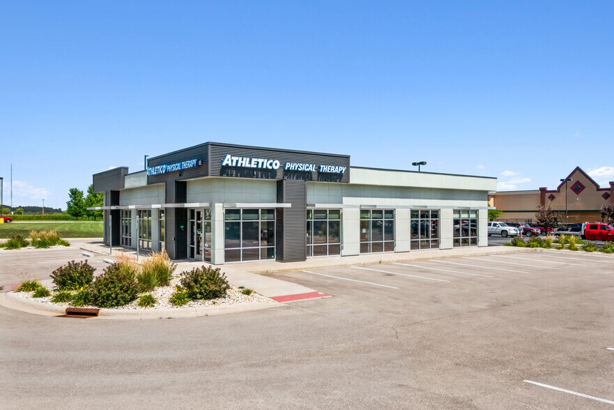 More Photos Of 701 N Elida St, Winnebago General Retail For Lease