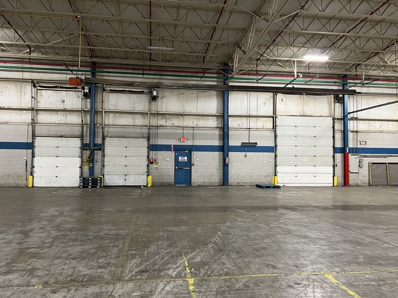 More Photos Of 1615 W McDonald St, Hartford City Warehouse For Sale