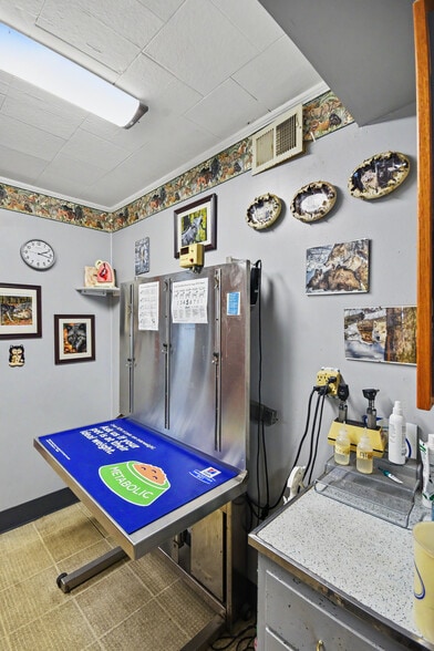 More Photos Of 317 Highway 35 N, Neptune City Veterinarian Kennel For Sale