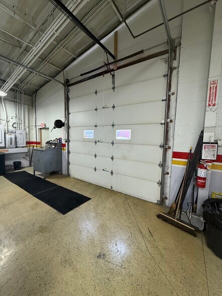 More Photos Of 3921 32nd St, Port Huron Manufacturing For Sale
